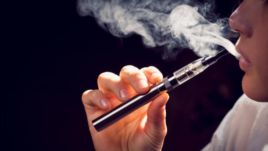 El cigarrillo electrónico ¿es una buena opción para dejar de fumar?