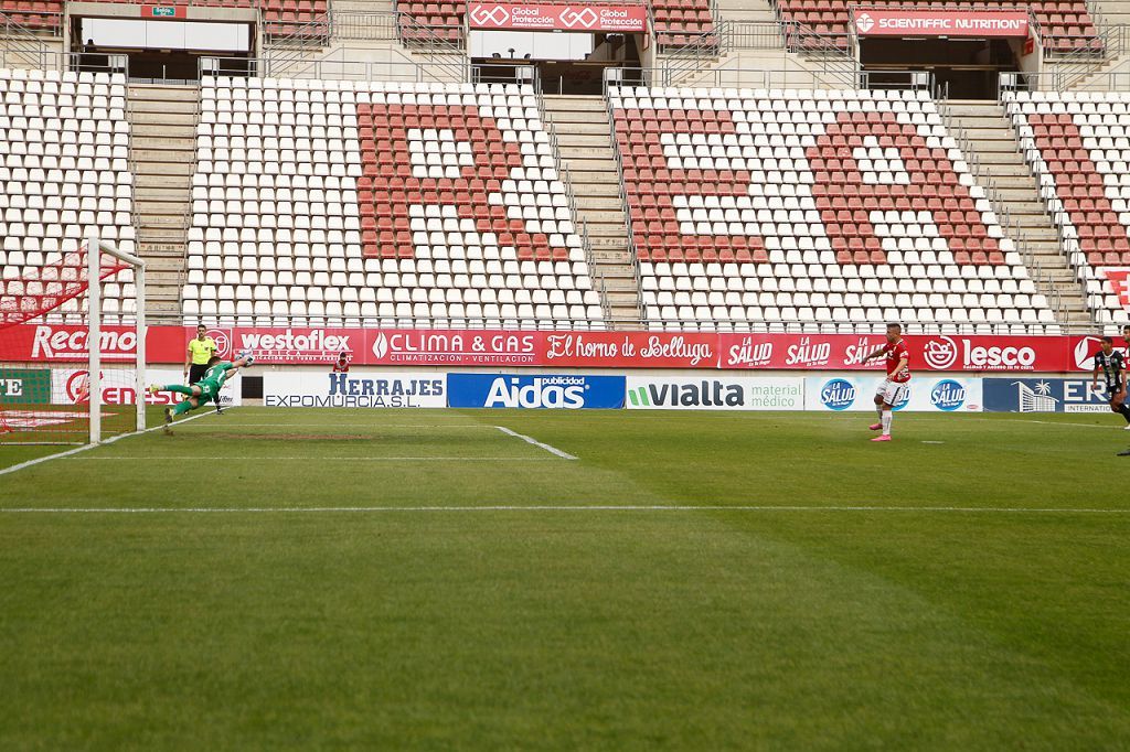 El Real Murcia no levanta cabeza (0-0)