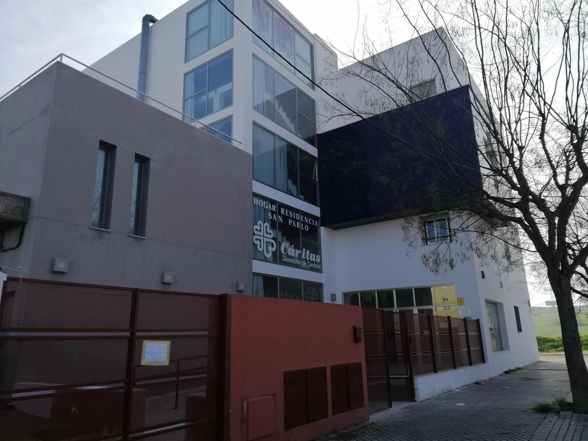 Exterior de la residnecia de mayores de Cáritas Hogar San Pablo.