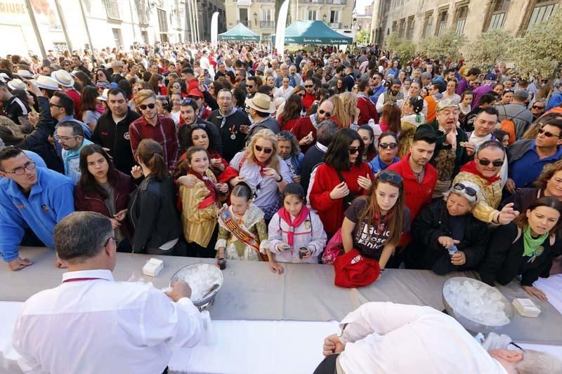 La Diputació de València recibe a las comisiones falleras