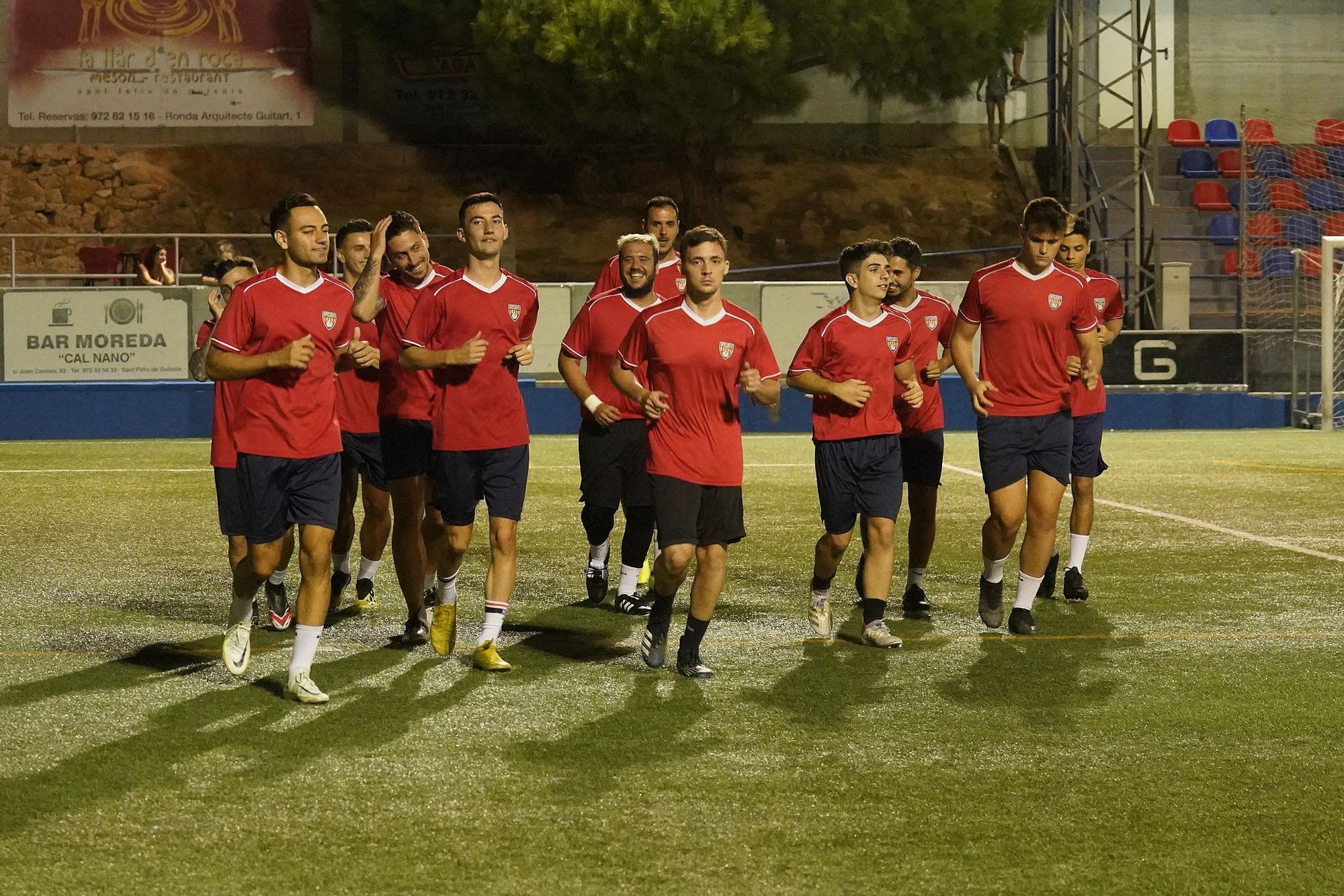 Club de Futbol Sant Feliu de Guíxols entrenant a Vilartagues