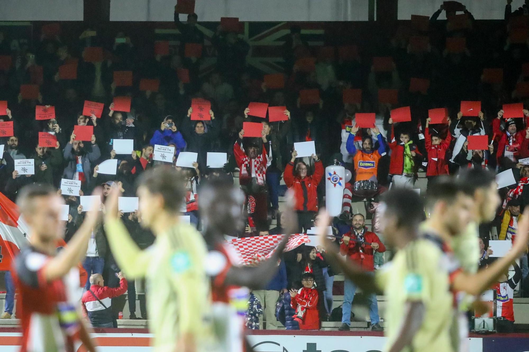 El Arosa disfruta de un día histórico en A Lomba ante un Primera División