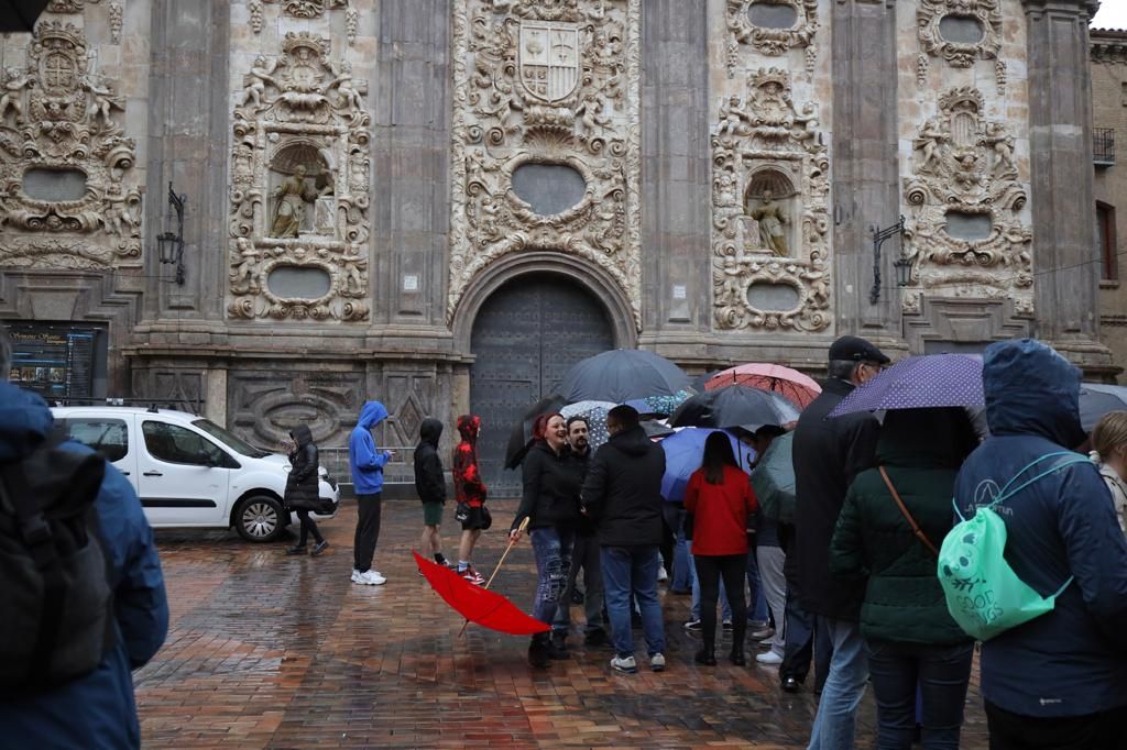 San Cayetano abre sus puertas tras la suspensión del Santo Entierro por la lluvia