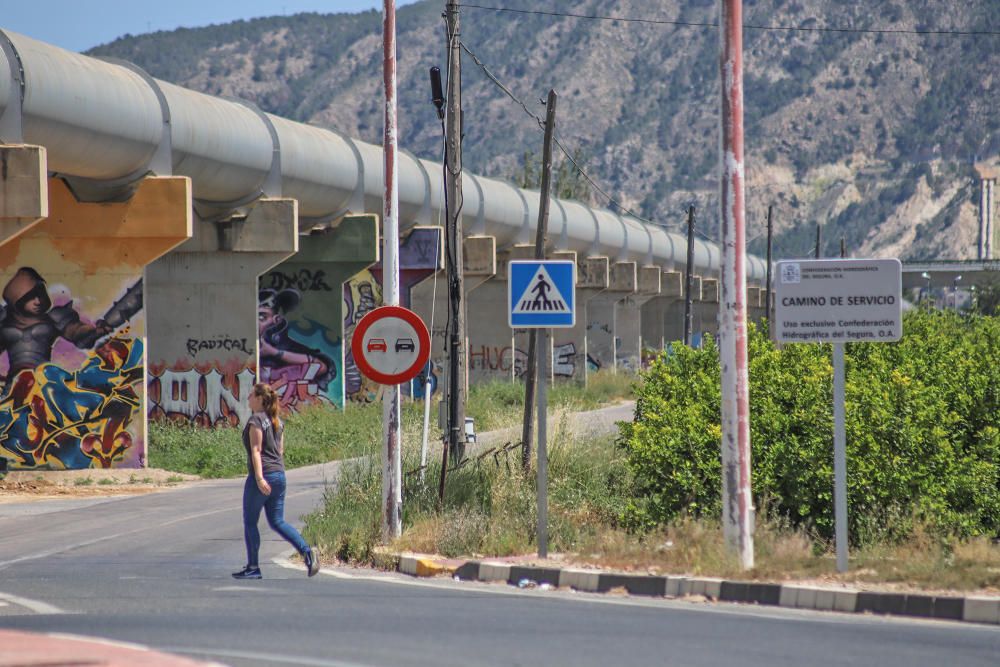 La CHS dice que la carretera de "los tubos" es de su uso exclusivo al cabo de 40 años