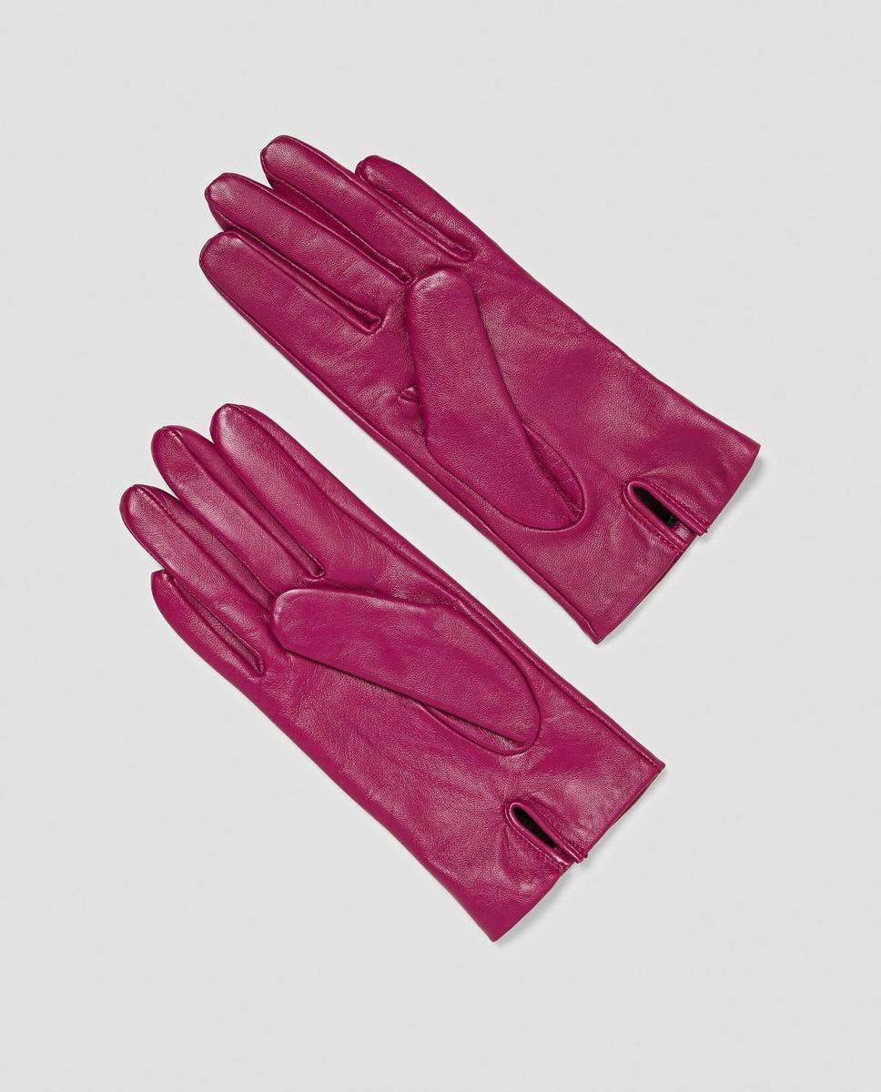 Unos guantes de piel