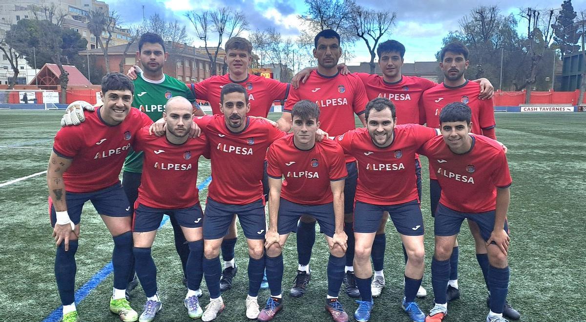 Equipo titular de la UE Tavernes en el partido del sábado
