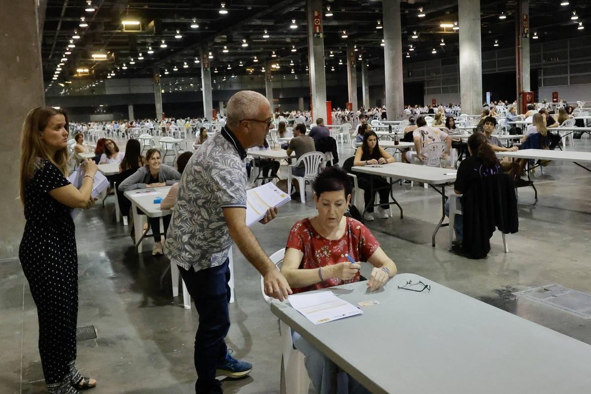 Los aspirantes preparados para empezar la prueba.
