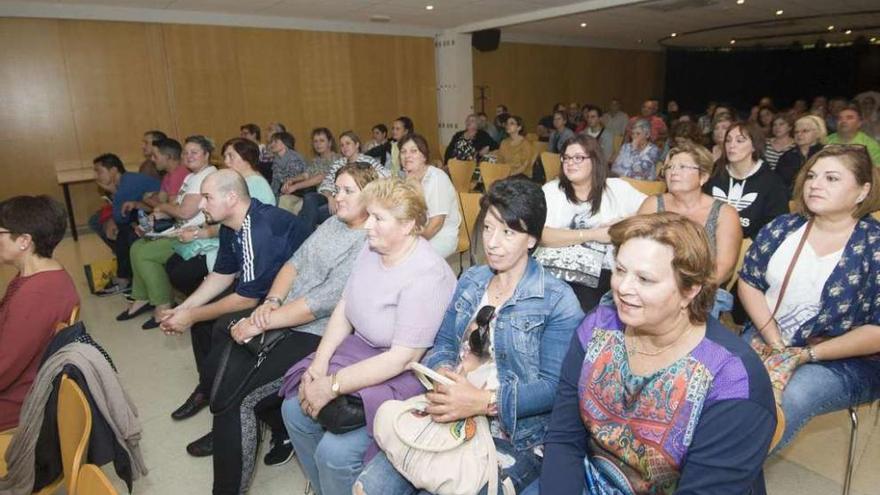 Placeros de diferentes mercados, en la reunión realizada para abordar la creación de una federación.