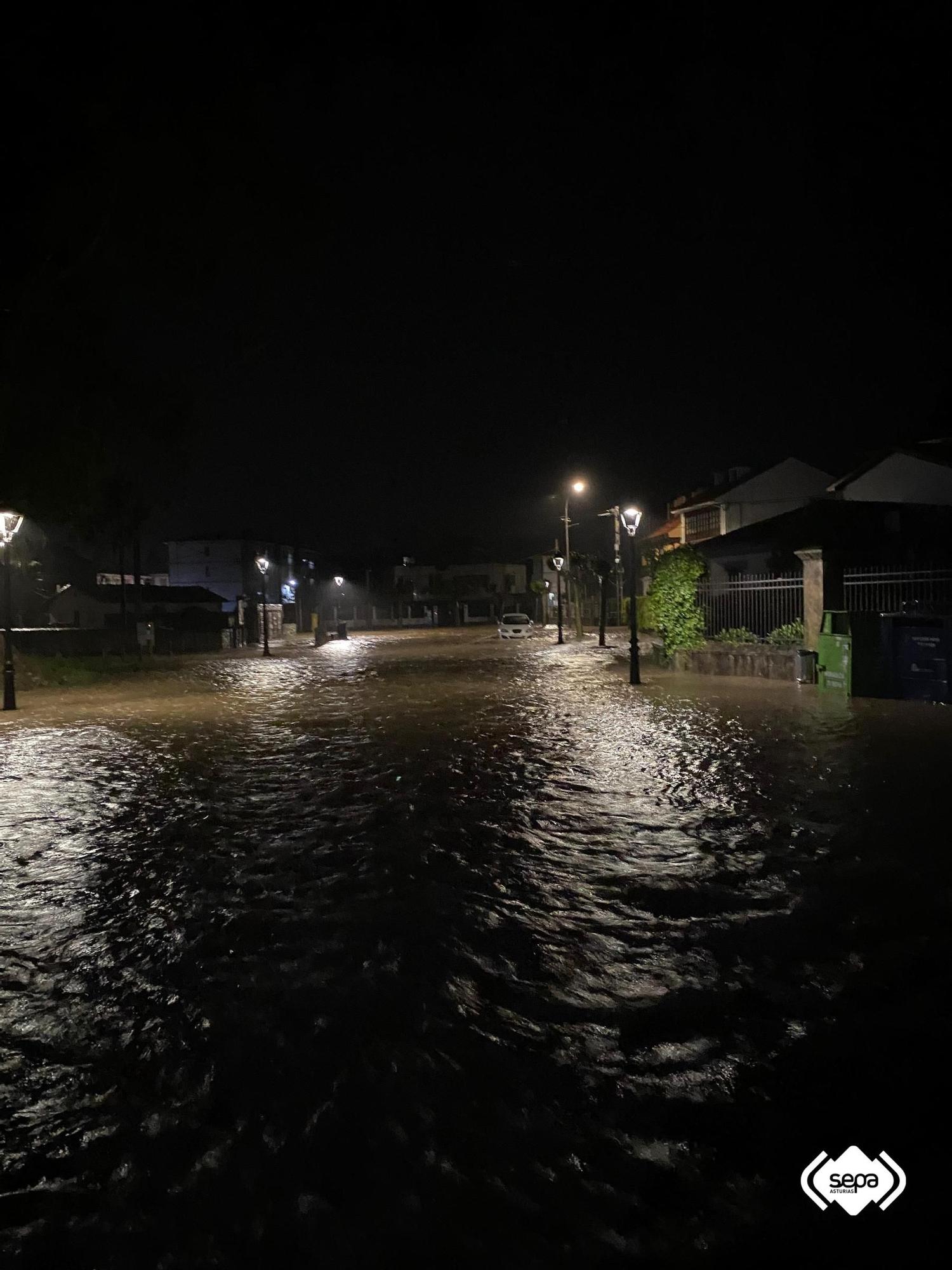 EN IMÁGENES: Caos en Colunga por inundaciones y preocupación por el estado de los ríos en el oriente asturiano