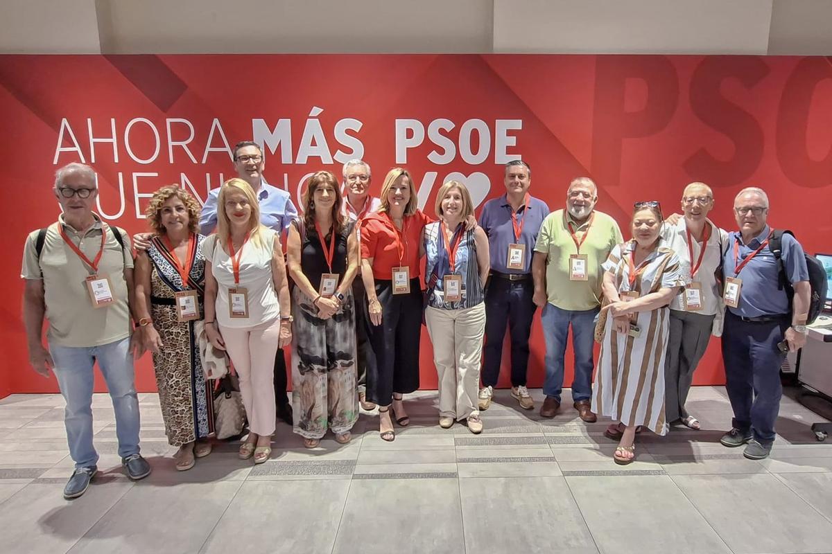 La representación aragonesa en el Comité Federal del PSOE, instantes de su inicio.