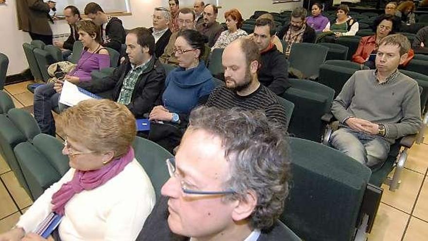 Asistentes a la reunión celebrada ayer en Laviana.