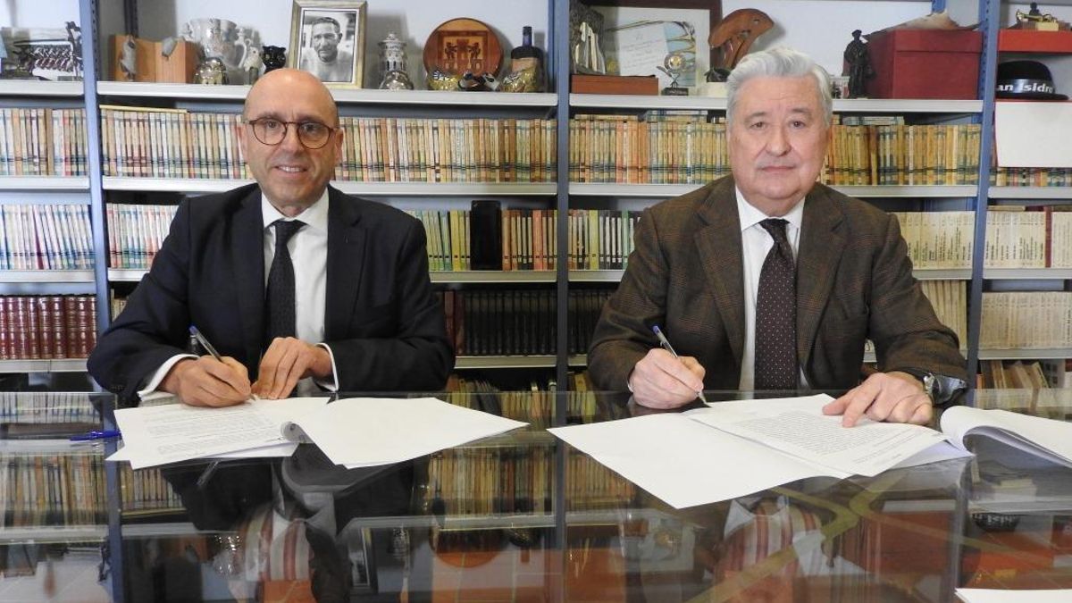 La Fundación Cajasur y la Fundación Antonio Gala firman el acuerdo de colaboración.