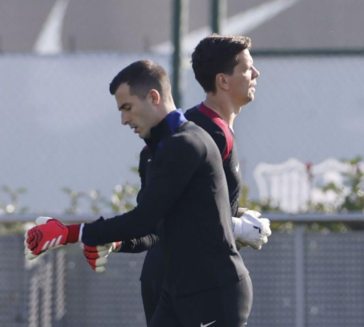 Flick enterra el debat: "Ara Szczesny és el número u" Flick enterra el debat: "Ara Szczesny és el número u"