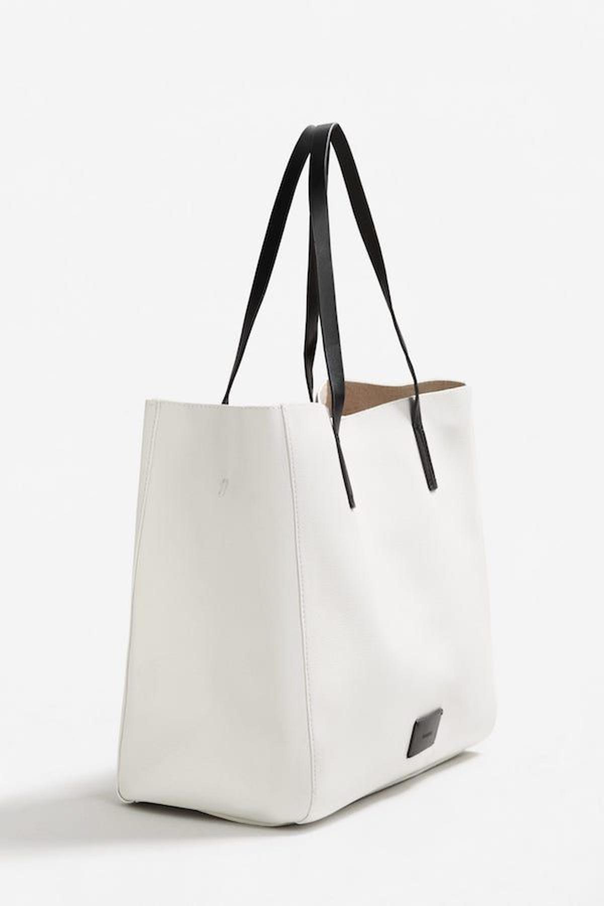 Bolsos blancos: el 'shopping bag'