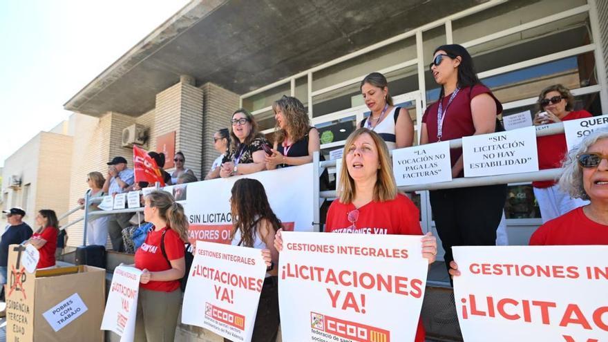 “Urgencia, ¡ninguna!”: las trabajadoras de la residencia Altabix en Elche estallan por la licitación paralizada desde 2022