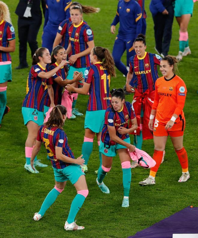 La alegría de la celebración de la primera Champions del femenino