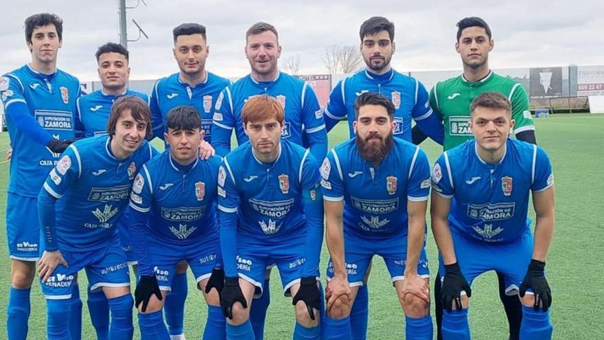 Formación del CD Villaralbo B en el partido ante Santa Croya. | Cedida