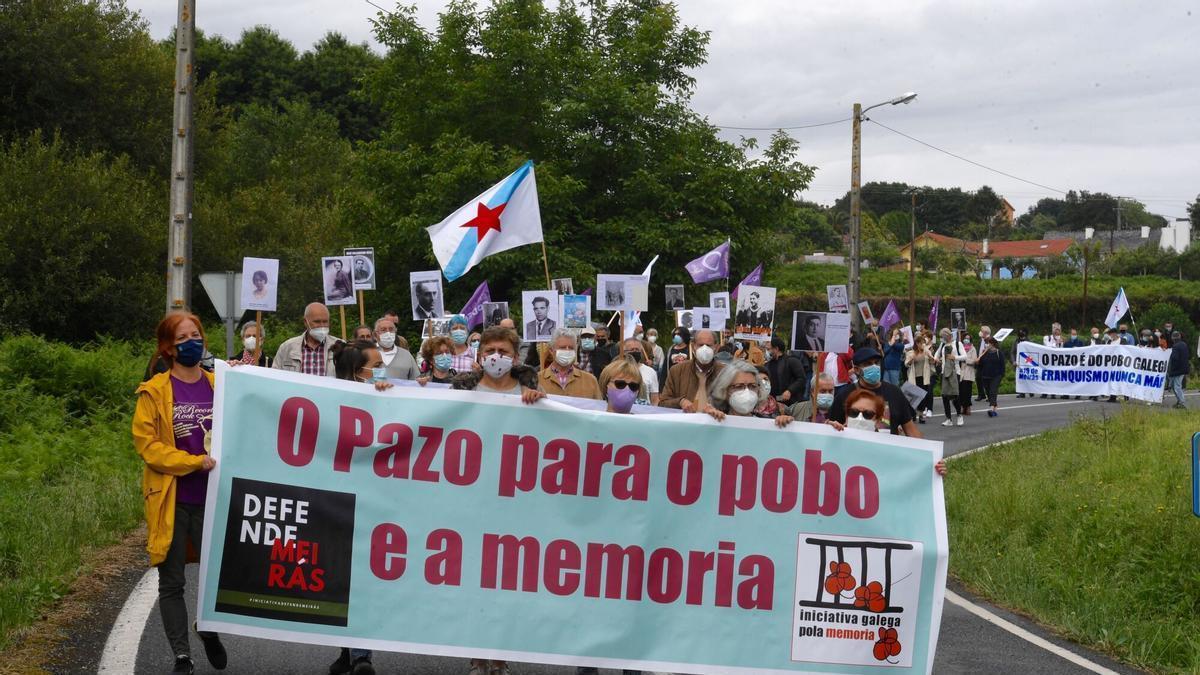 Protesta en 2024 ante el Pazo de Meirás