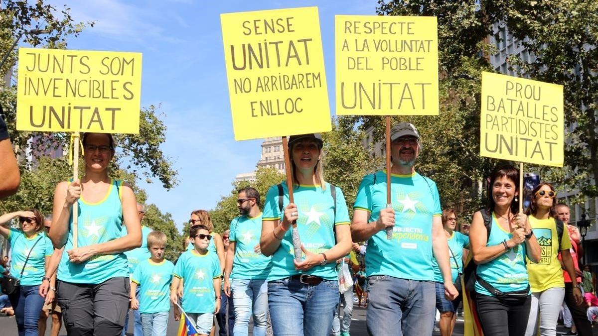 zentauroepp49813963 participants a la manifestaci  de la diada amb pancartes dem190911173930