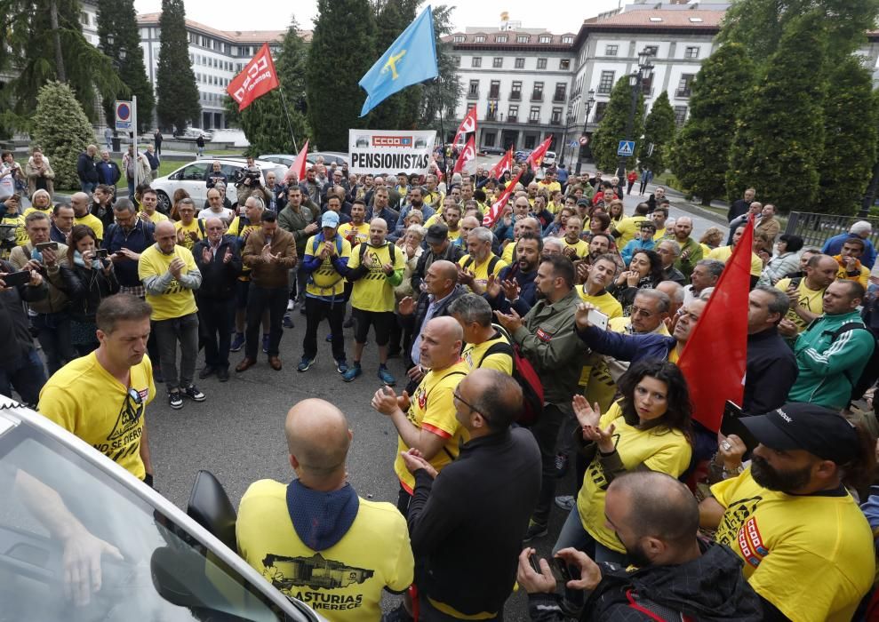 LLegada de los trabajadores de Alcoa a Oviedo.