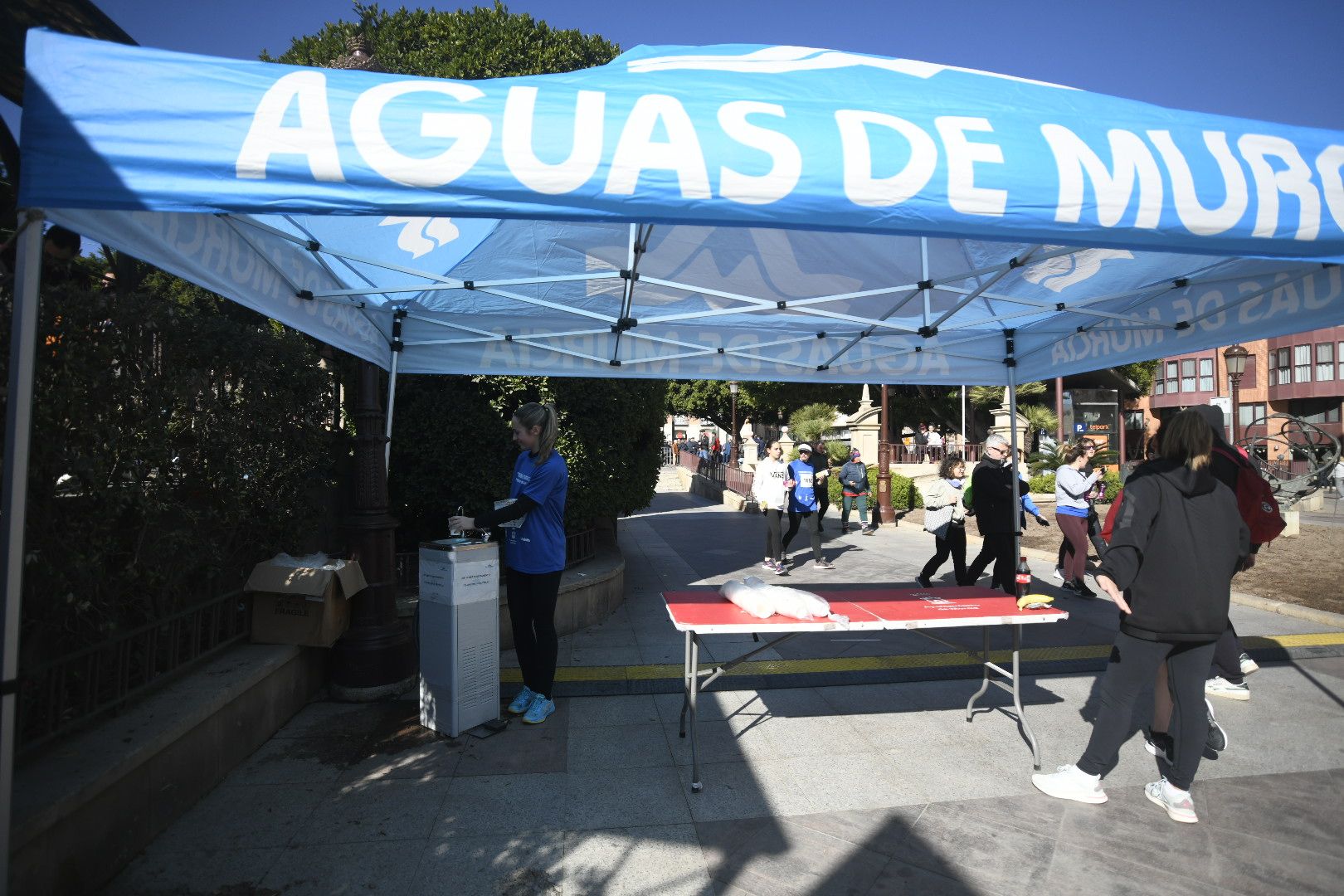 Imágenes de ambiente de la Carrera de la Mujer de Murcia