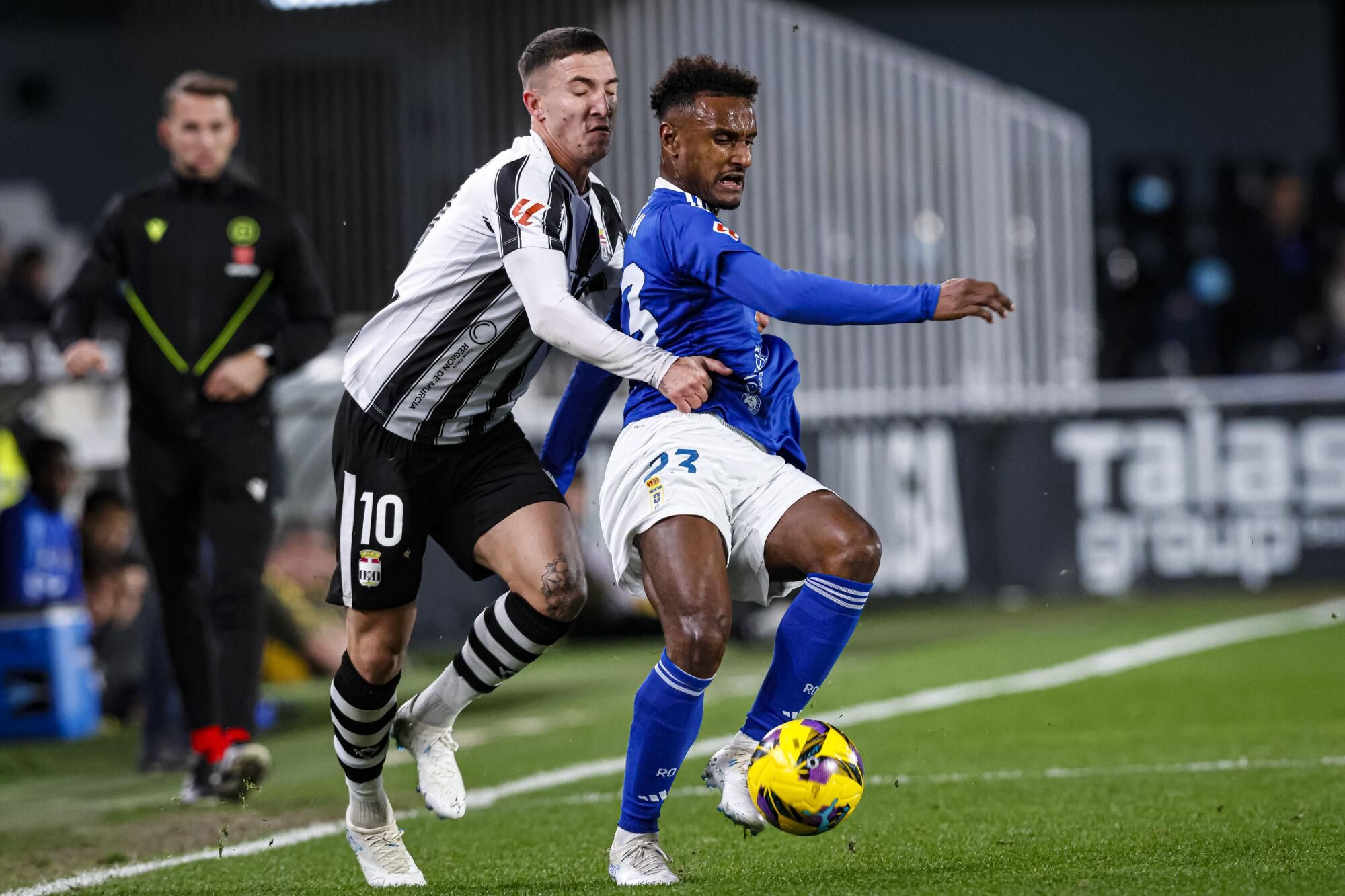 EN IMÁGENES: El partido entre Cartagena y Real Oviedo disputado en tierras cartageneras