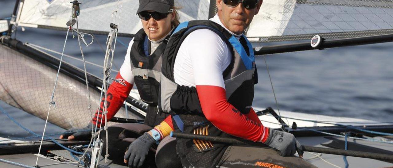 Fernando Echávarri, junto a la canaria Tara Pacheco, en los Juegos de Río. // Olivier Hoslet