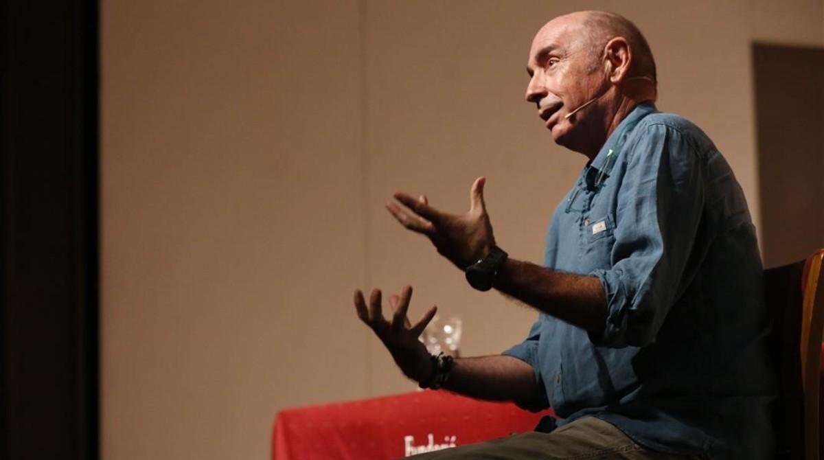 Lluís Llach durante la conferencia inaugural de la Fundació Romea.