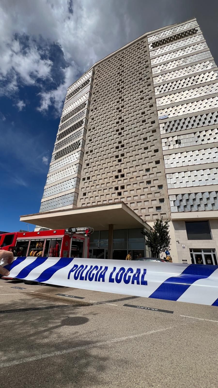 Alarma por un incendio en la Torre Asima, en el Polígono de Son Castelló de Palma