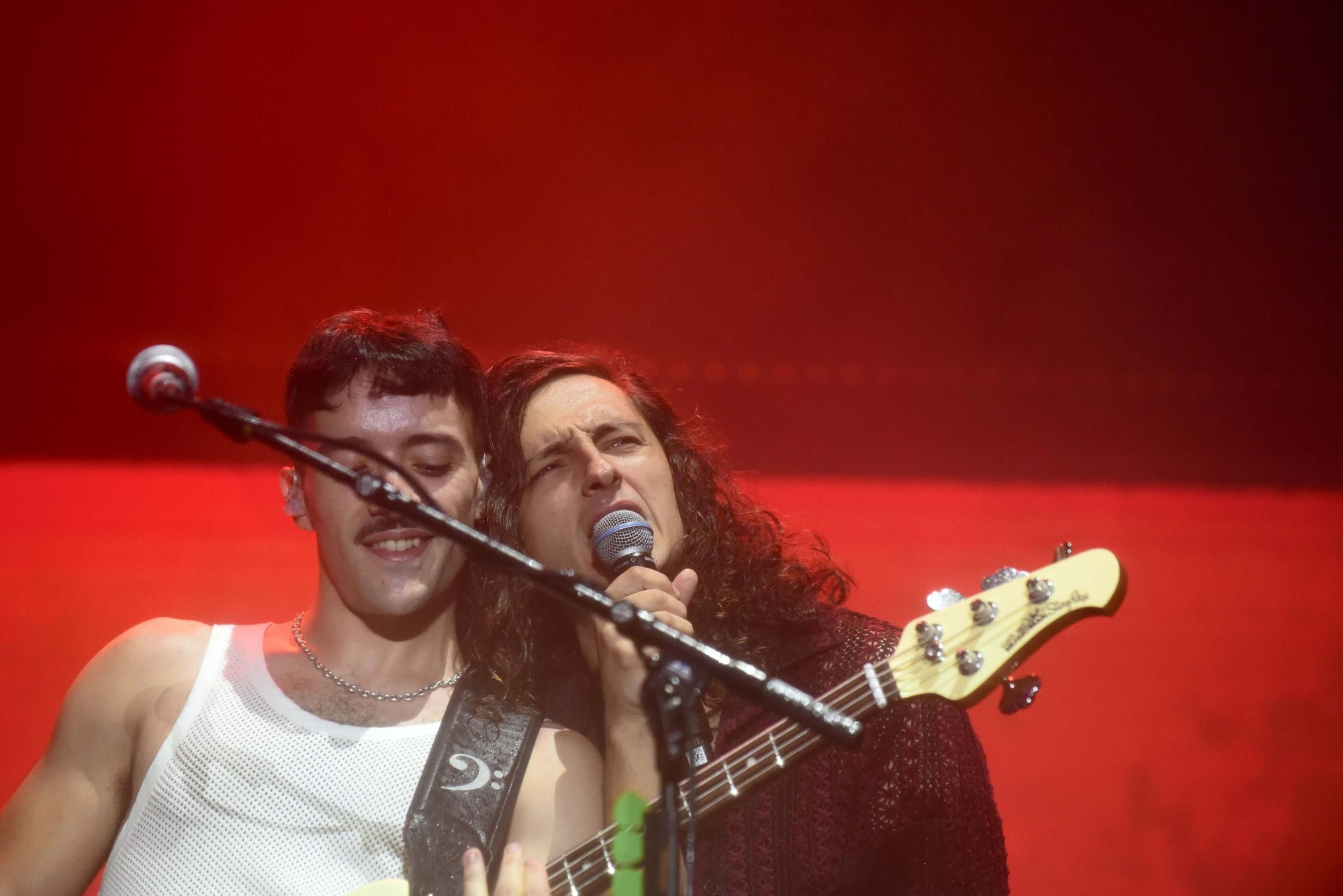 Arde Bogotá muestra su grandeza cantando bajo la lluvia de A Coruña
