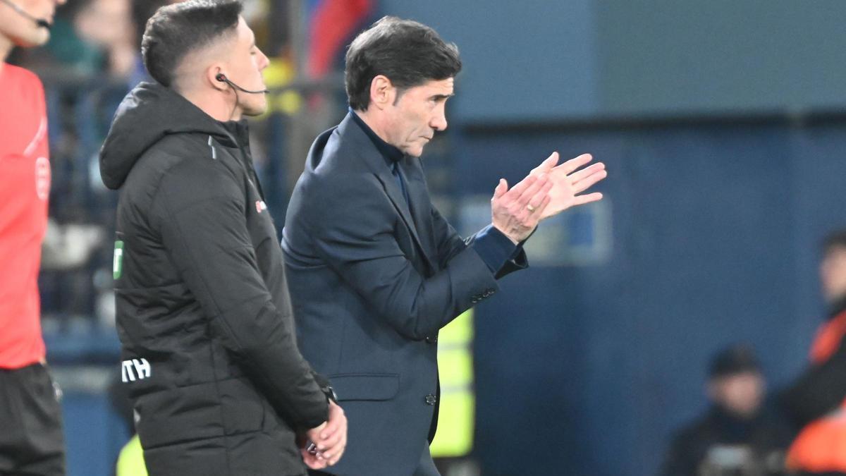 Marcelino aplaude a sus jugadores durante el Villarreal-Real Sociedad