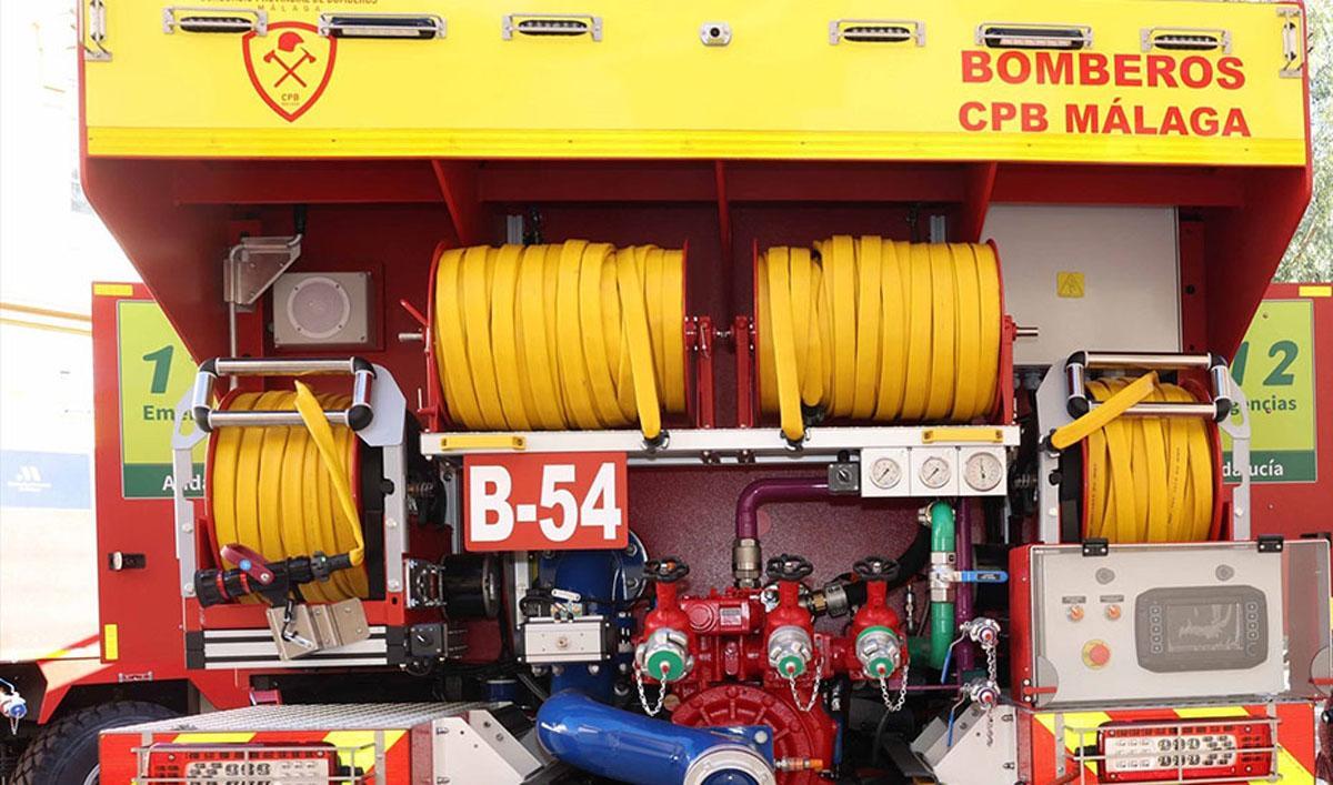 El incendio se ha producido en un inmueble de la calle Hoya, en Alozaina.