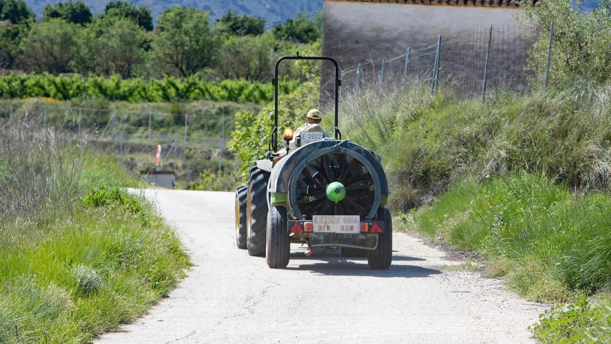 Fallece el conductor de un tractor en Aras de los Olmos