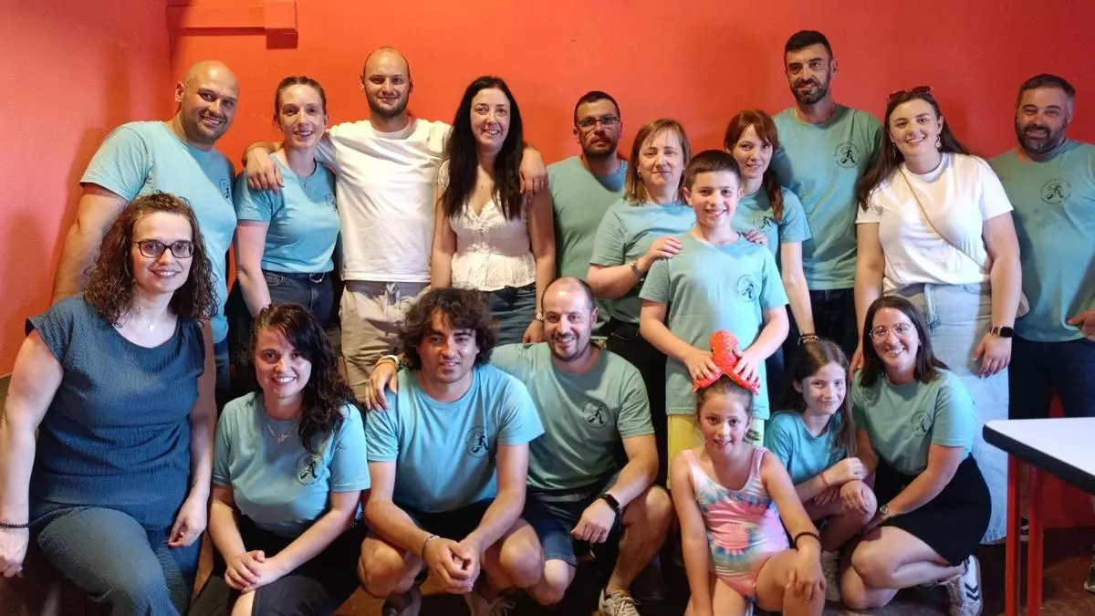 Pulpo, lacón y oreja para más de 200 vecinos en la convivencia anual de Arlós, en Llanera