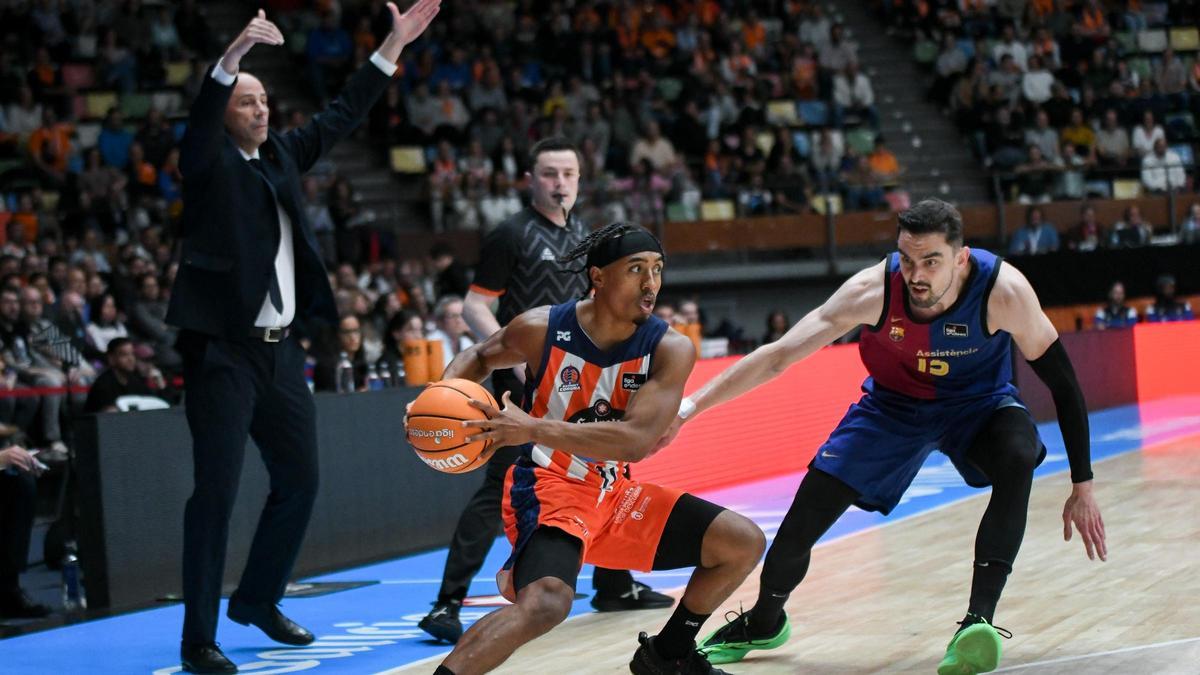 Taylor y Satoransky, en el partido de este jueves.