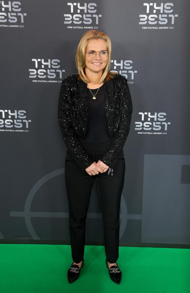 La alfombra roja de los premios The Best FIFA 2023. Sarina Wiegman, entrenadora de la Selección femenina de fútbol de Inglaterra.  EFE/EPA/NEIL HALL