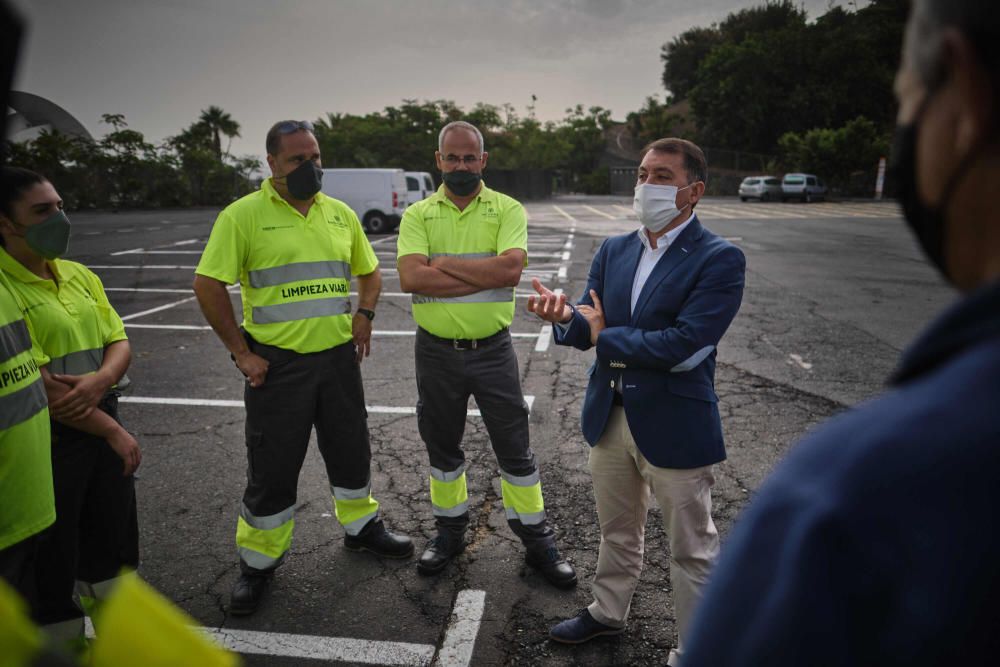 Presentación de la nueva flota de vehículos para la limpieza de Santa Cruz