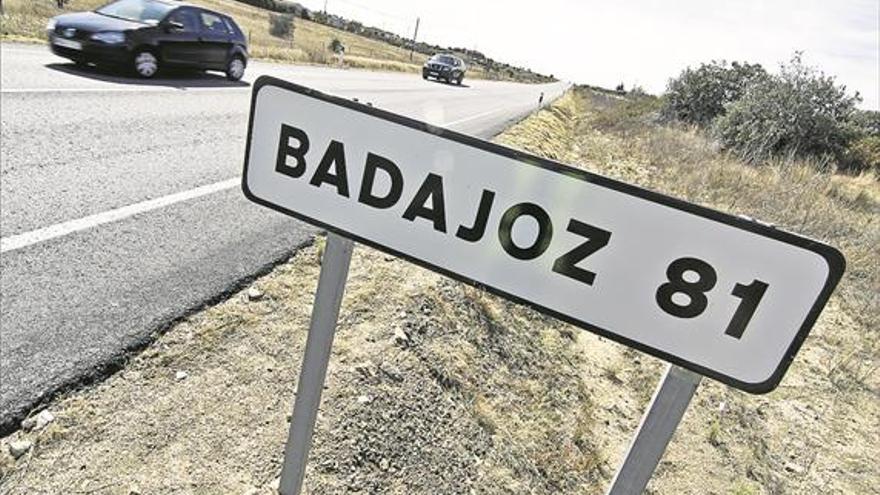 Nevado pide la autovía de Cáceres a Badajoz y que la pague la Junta y el gobierno central