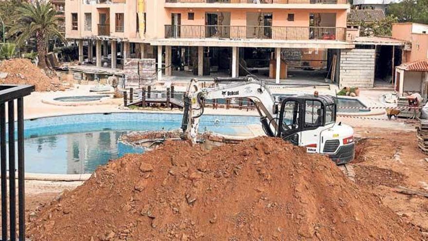 Obras de reforma en un hotel de la Playa de Palma.