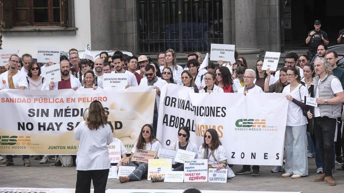 Médicos en huelga en la capital grancanaria, en una imagen de archivo.