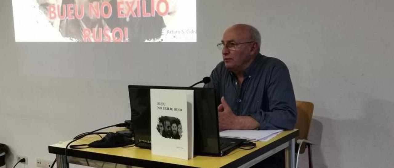 El profesor e investigador Arturo Sánchez Cidrás durante una conferencia anterior. | // SANTOS ÁLVAREZ