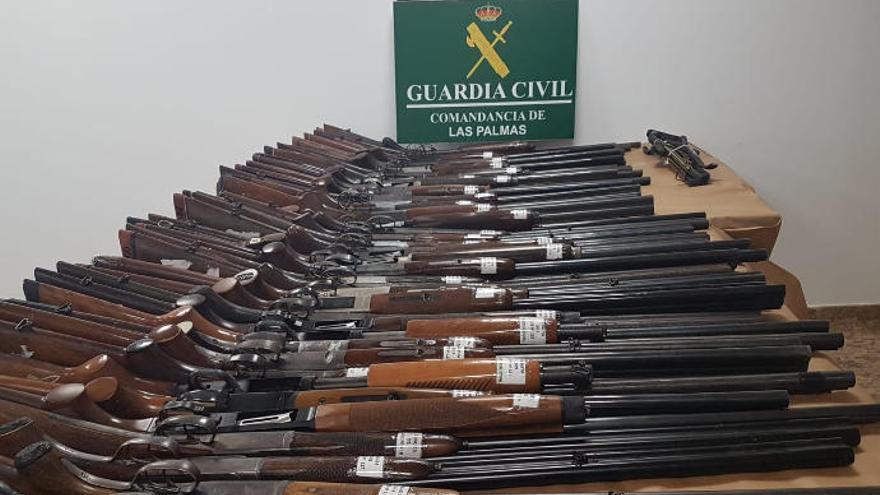La Guardia Civil subasta 408 armas en la Comandancia de Las Palmas