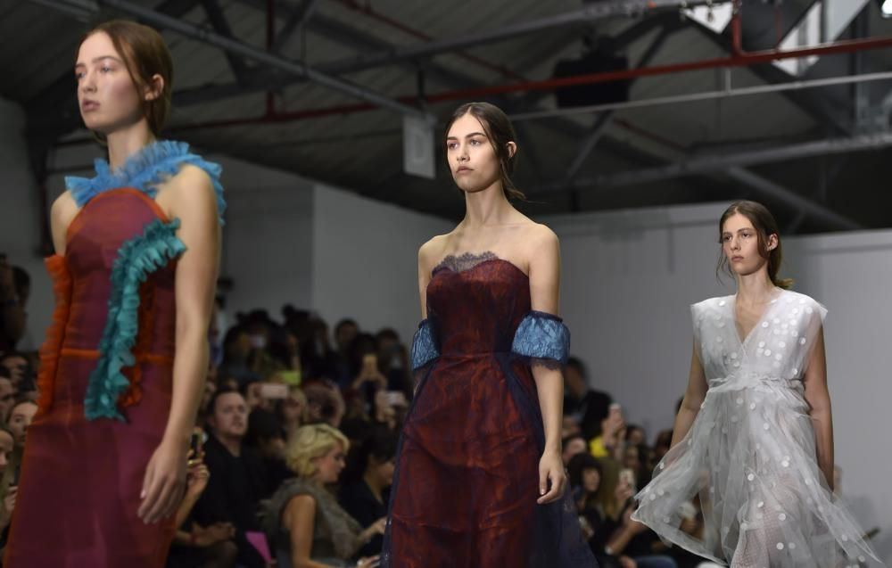 Emilio de la Morena propone la mezcla de texturas en la London Fashion Week