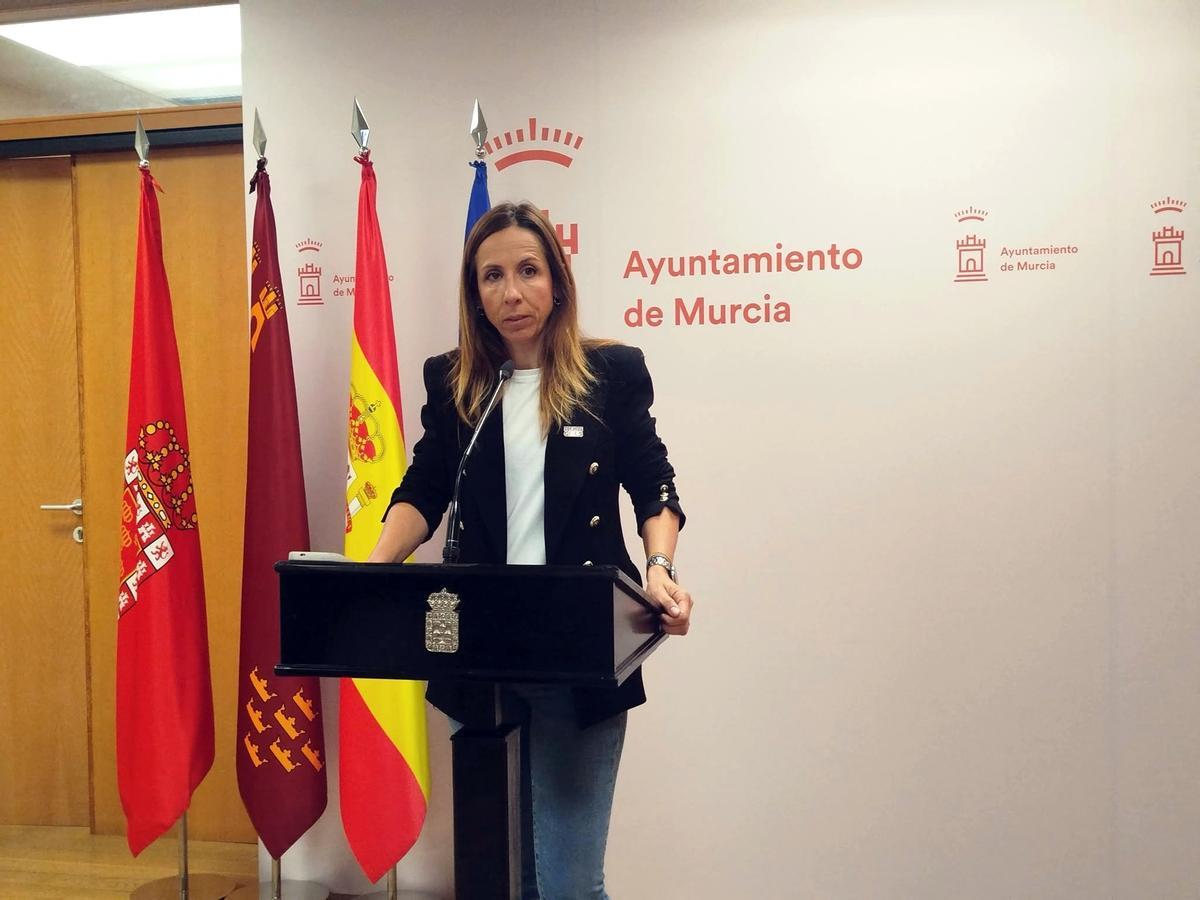 La edil socialista Esther Nevado este viernes en rueda de prensa.