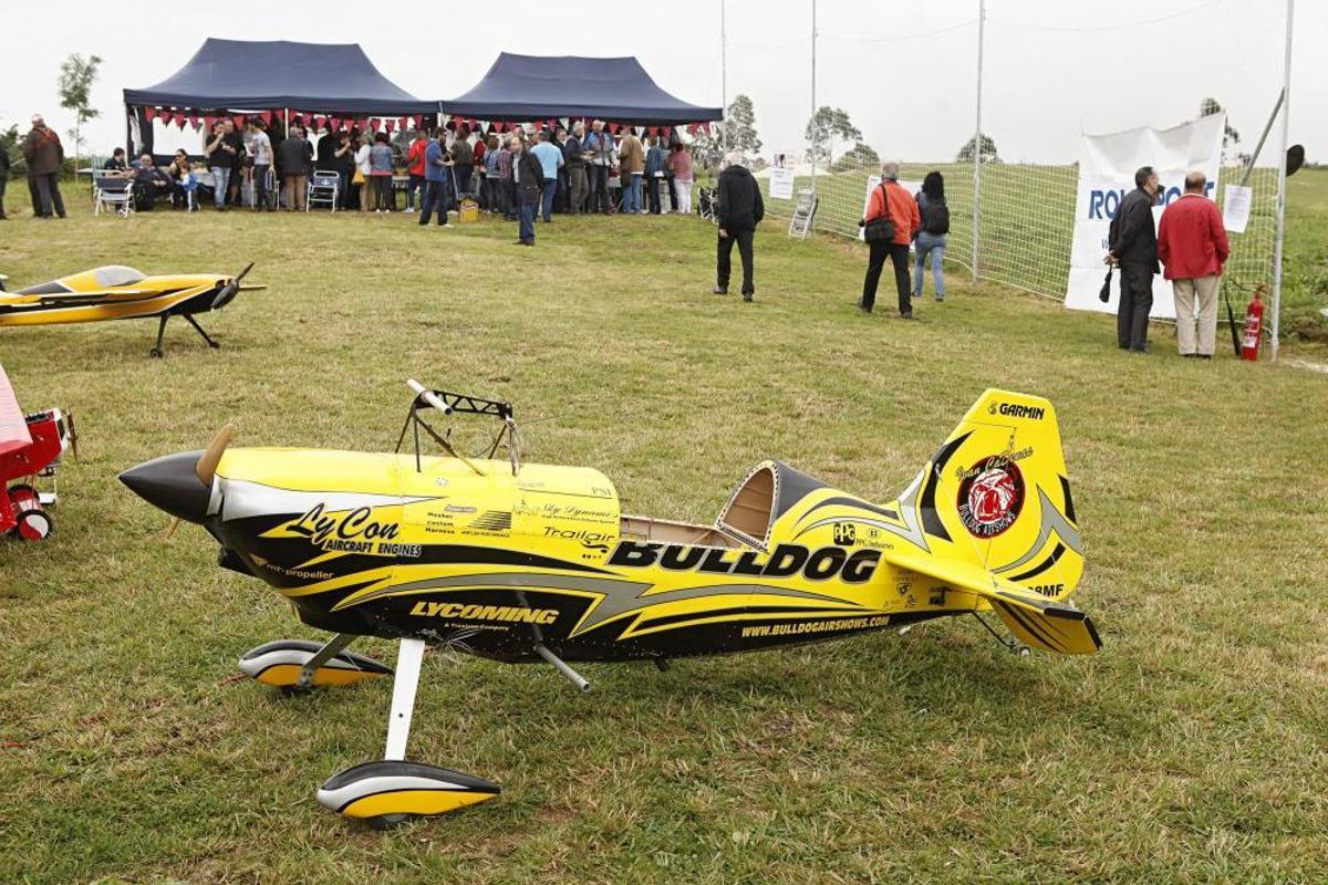Inauguración de la pista de aeromodelismo del monte Pica Corros, Cenero
