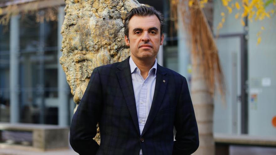 El filólogo Antoni Vera conseller de Educación y Antoni Costa vicepresidente económico del Govern de Baleares
