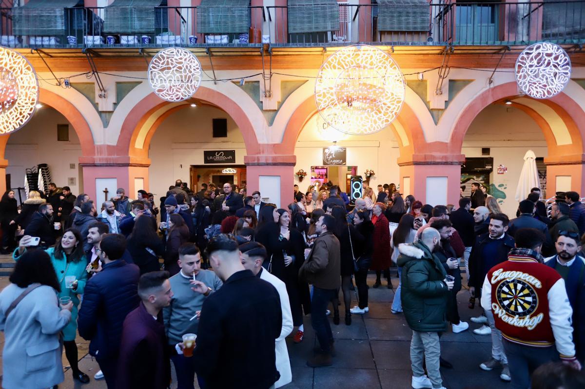 Córdoba vive una 'tardevieja' marcada por el frío