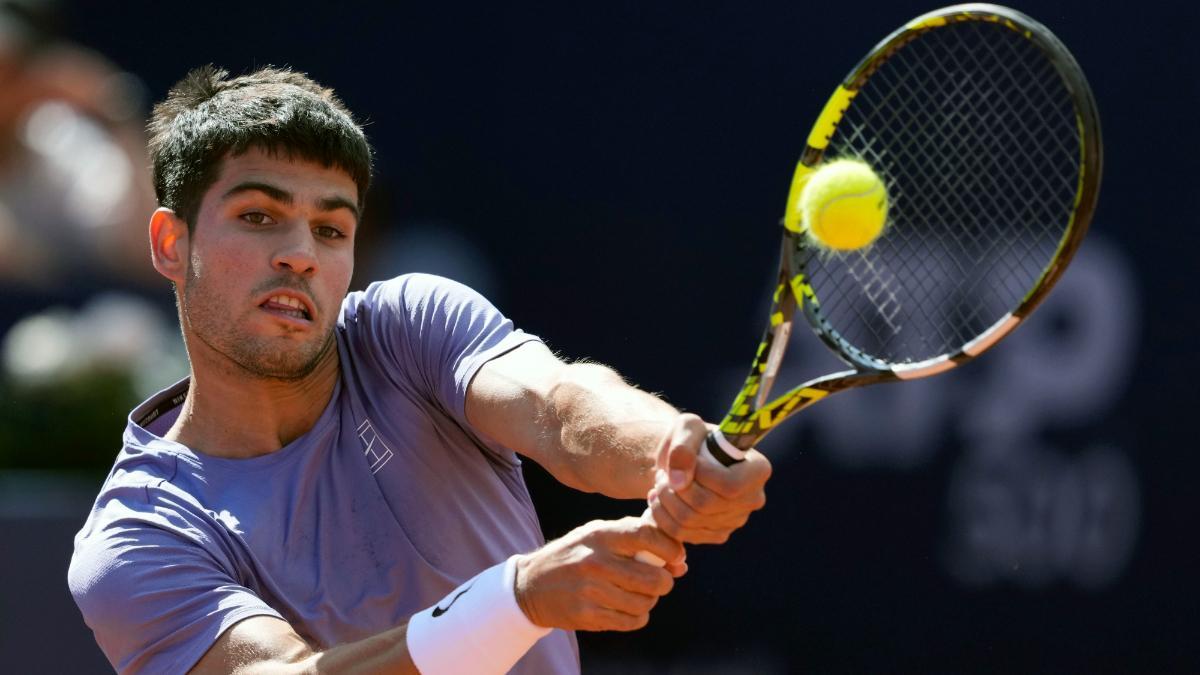 Alcaraz mide sus fuerzas ante De Miñaur hoy en los cuartos de final del Barcelona Open 2025
