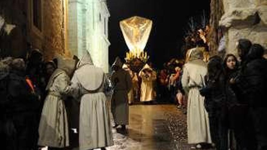 Una procesión del Espíritu Santo que salió con lluvia Foto M. Rodríguez