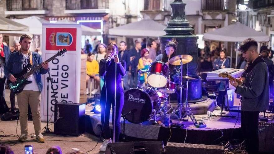 Actuación de Tinta, banda ganadora del concurso musical Vigo en Vivo.  // Lalo R. Villar